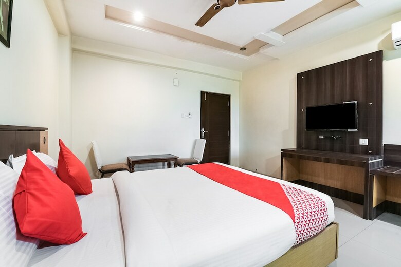 Oyo 6285 Hotel Ar Grand