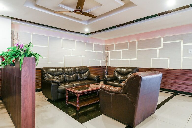 Oyo 6285 Hotel Ar Grand