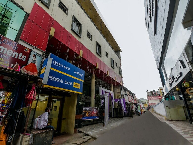 Oyo 5231 M V Boutique Hotel