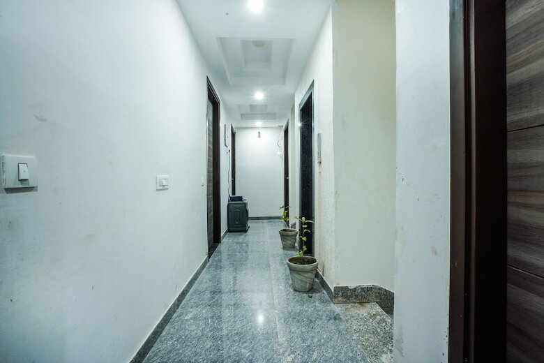 Oyo 23299 Hotel Royal Orbit