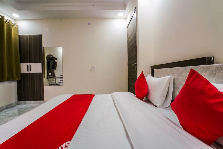 Oyo 23299 Hotel Royal Orbit