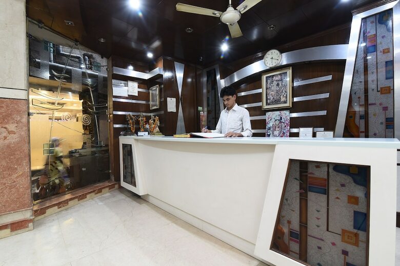 Hotel Oyo 18829 Ratan Deep
