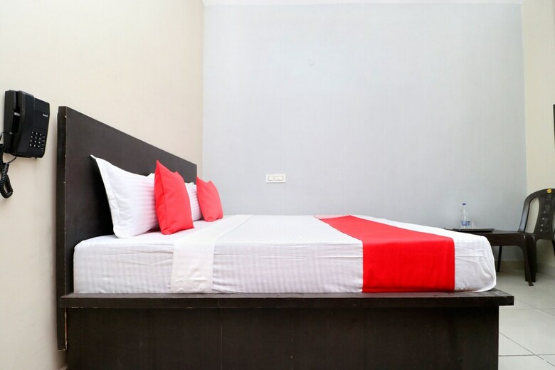Oyo 24142 Hotel Smart King
