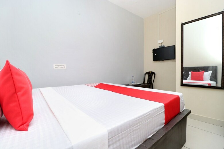 Oyo 24142 Hotel Smart King