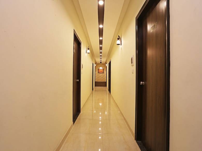 Oyo 28017 Hotel Olive