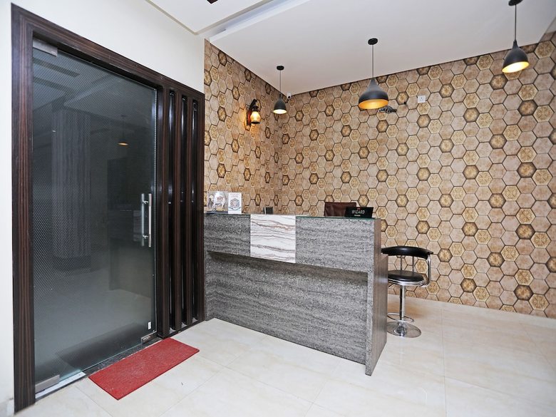 Oyo 28017 Hotel Olive