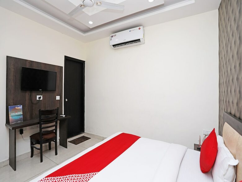 Oyo 28017 Hotel Olive