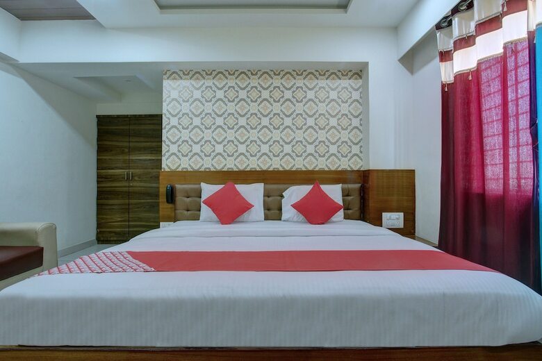 Hotel Oyo 26981 Sharan Residency