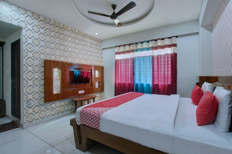 Hotel Oyo 26981 Sharan Residency