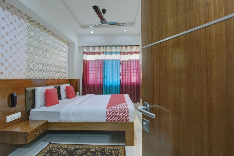 Hotel Oyo 26981 Sharan Residency