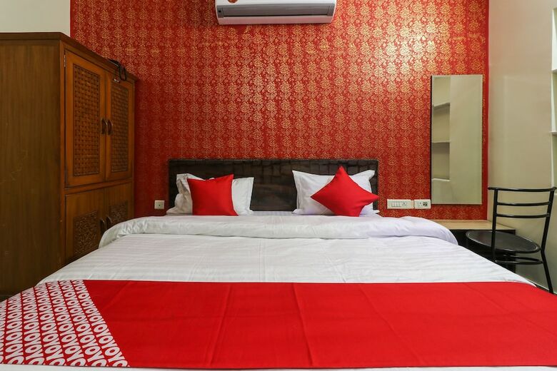 Oyo 26857 Hotel Ps Royal Heritage