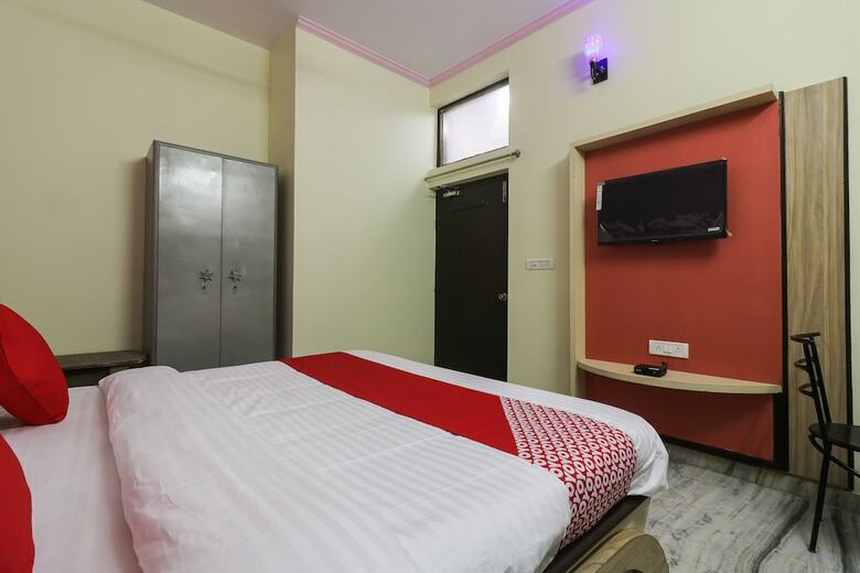 Oyo 26857 Hotel Ps Royal Heritage