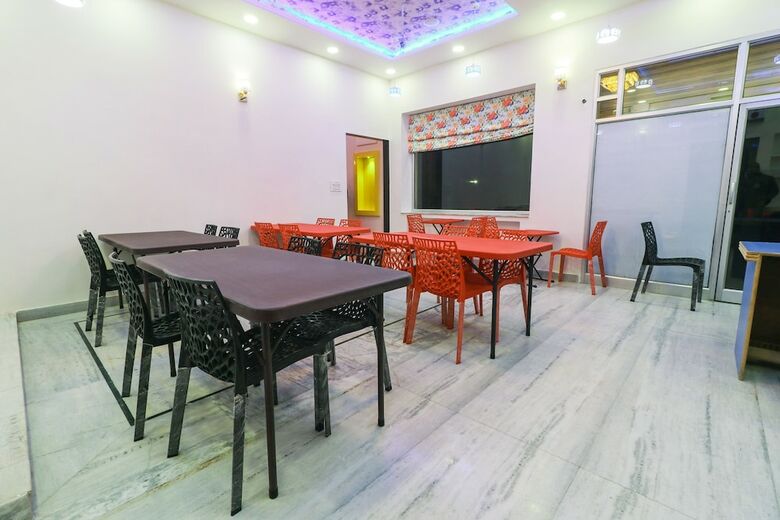 Oyo 26857 Hotel Ps Royal Heritage