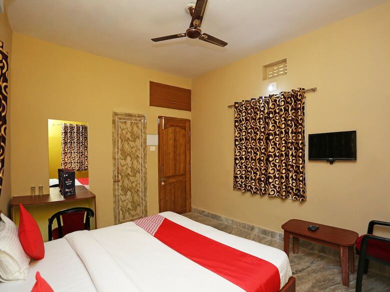 Hotel Oyo 12756 Galaxy Homes