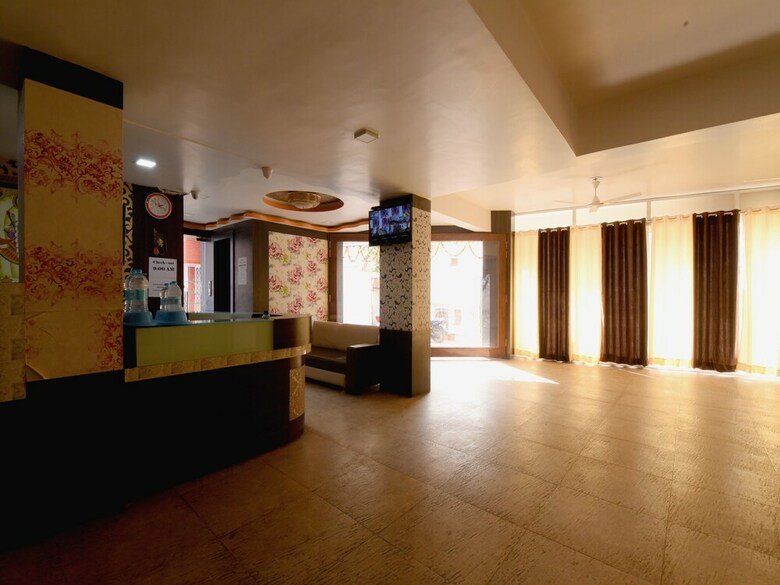 Apartamentos Oyo 24400 Atithi Bhawan