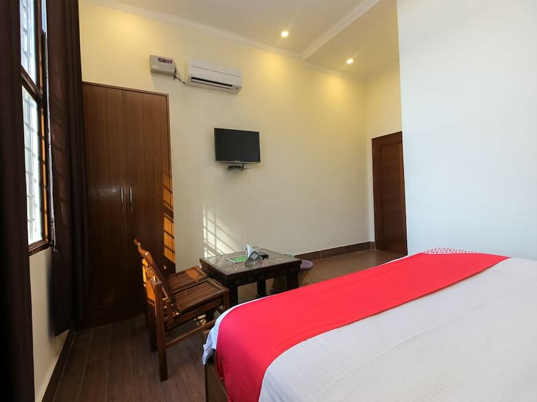 Oyo 26596 Hotel Ambika