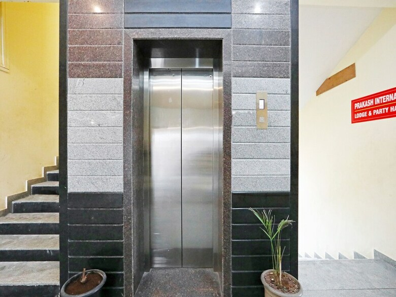 Oyo 26603 Hotel Prakash International