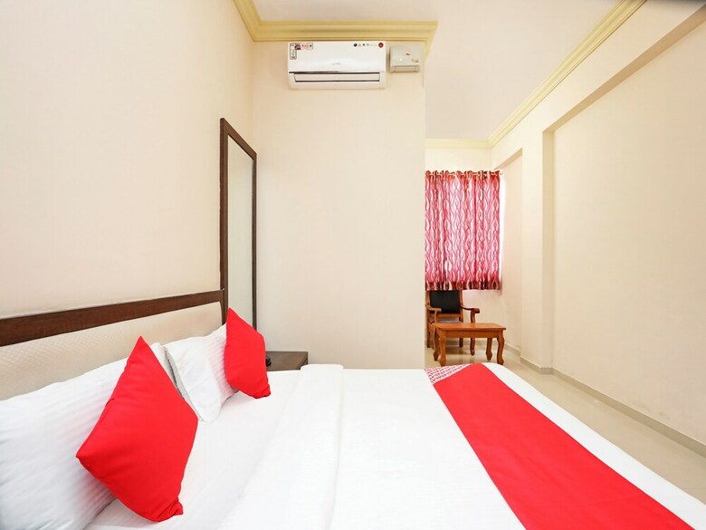 Oyo 26603 Hotel Prakash International