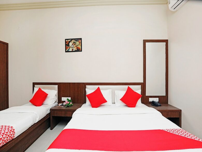 Oyo 26603 Hotel Prakash International