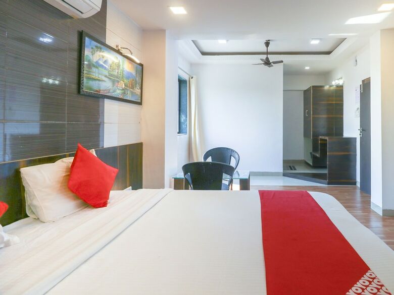 Oyo 24161 Hotel Centre Point
