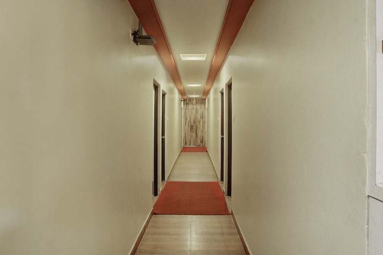 Hotel Oyo 17342 Aditya Service Apartment