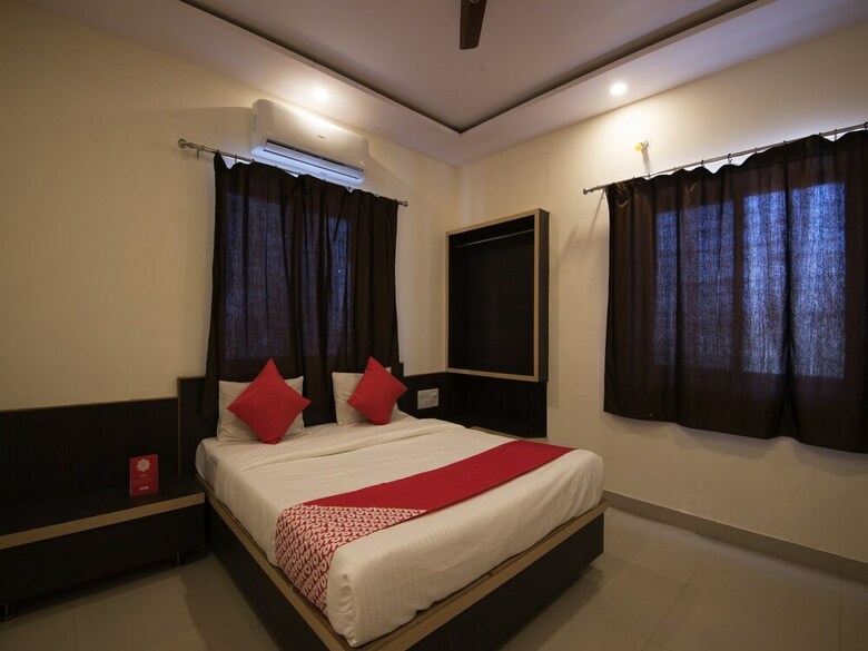 Hotel Oyo 26467 Sumiran Plaza