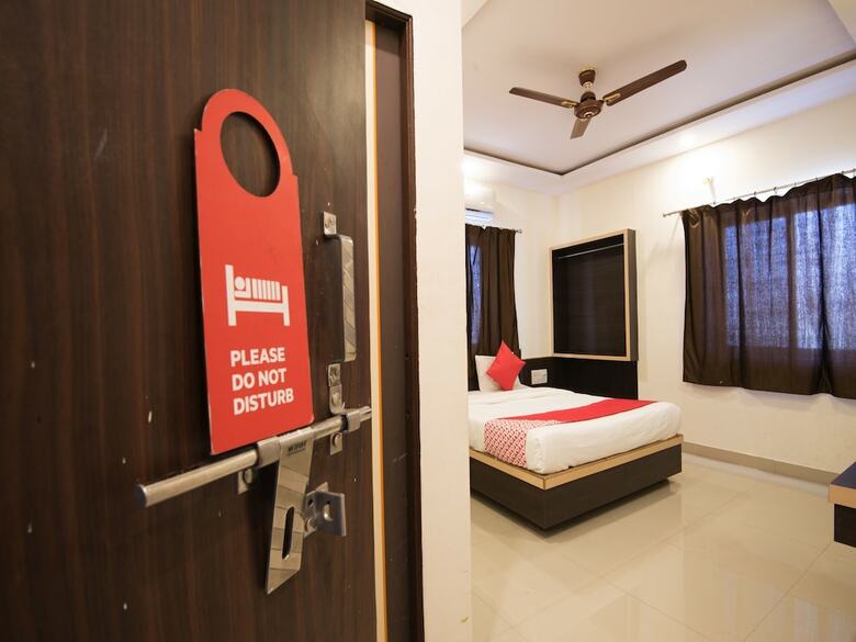 Hotel Oyo 26467 Sumiran Plaza