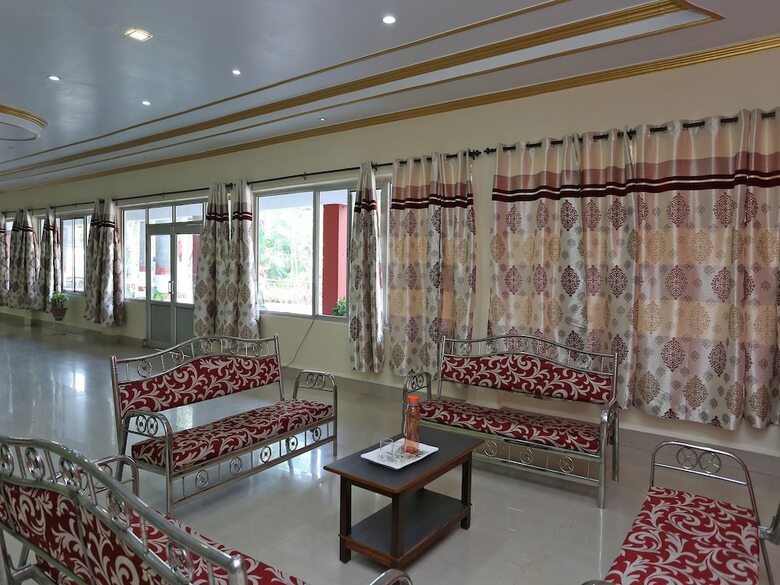 Hotel Oyo 18501 The Palms Resort