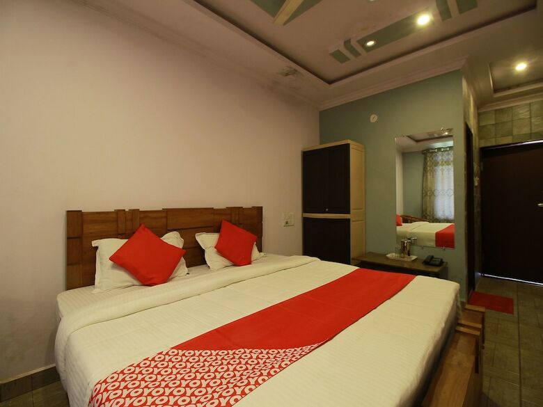 Hotel Oyo 4303 Flora Home Stay