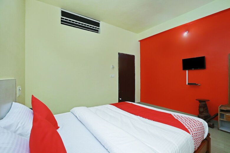 Hotel Oyo 24623 Chetana Residency