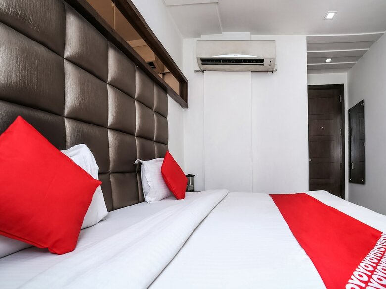 Oyo 11150 Hotel Bella Vista