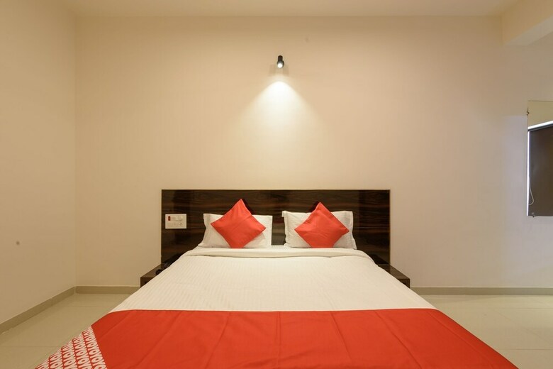 Hotel Oyo 22964 Kundan Lawns