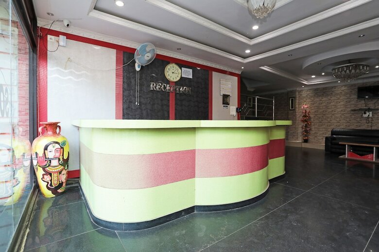 Oyo 24971 Hotel South City