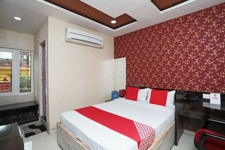 Oyo 24971 Hotel South City