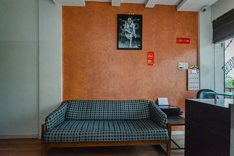 Oyo 23697 Hotel Krishna Palace