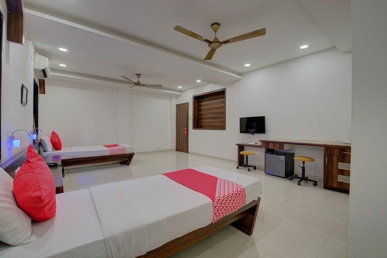 Hotel Oyo 27740 Anantha Residency