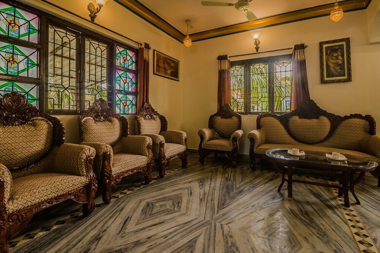 Oyo 24035 Home La Indiana Morjim