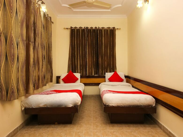 Hotel Oyo 27039 Peace Channel