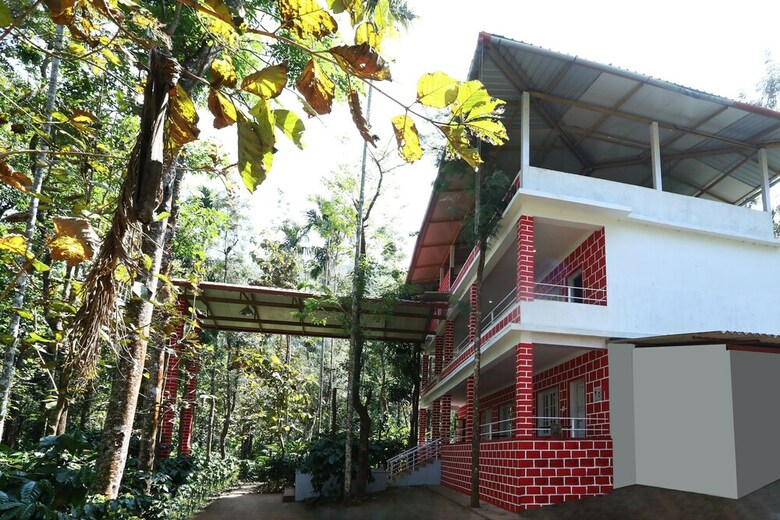 Hotel Oyo 22437 Jungle Hut
