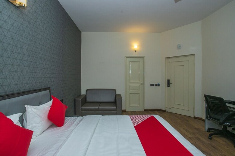Hotel Oyo 27065 Eden Au Lac