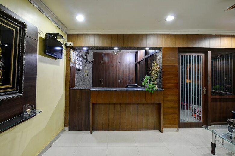 Hotel Oyo 22499 Vishnu Residency