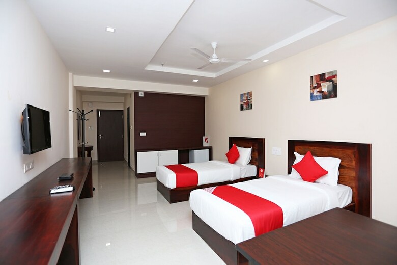 Apartamentos Oyo 18826 Hotel Emerald