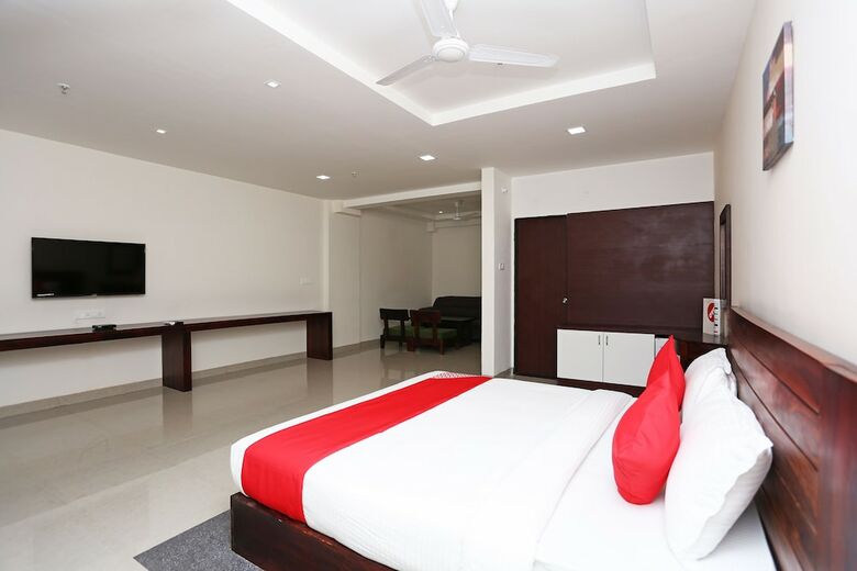 Apartamentos Oyo 18826 Hotel Emerald