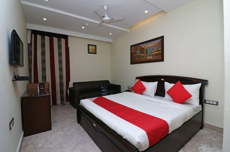 Oyo 18999 Flagship Prakash Continental Hotel