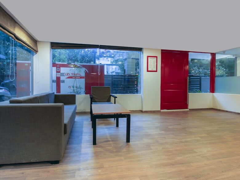 Hotel Oyo 17209 Silverkey Malikarjuna Residency Gachibowli