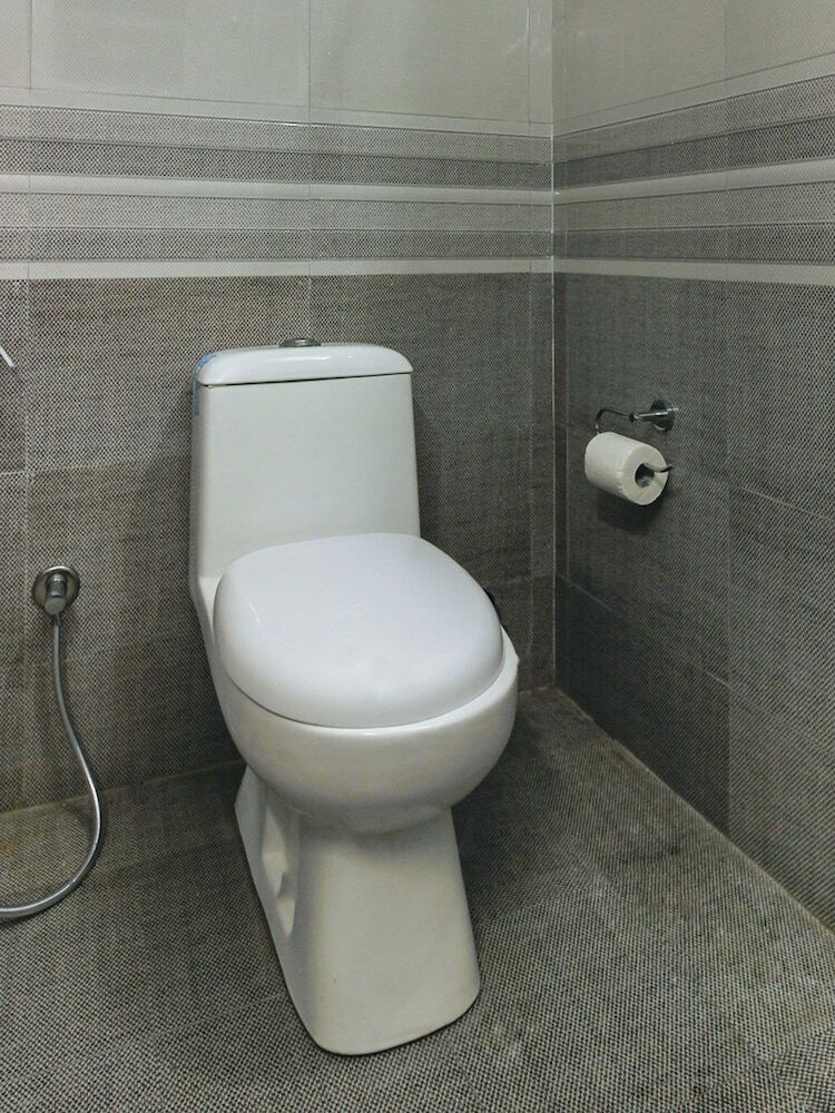Hotel Oyo 17209 Silverkey Malikarjuna Residency Gachibowli