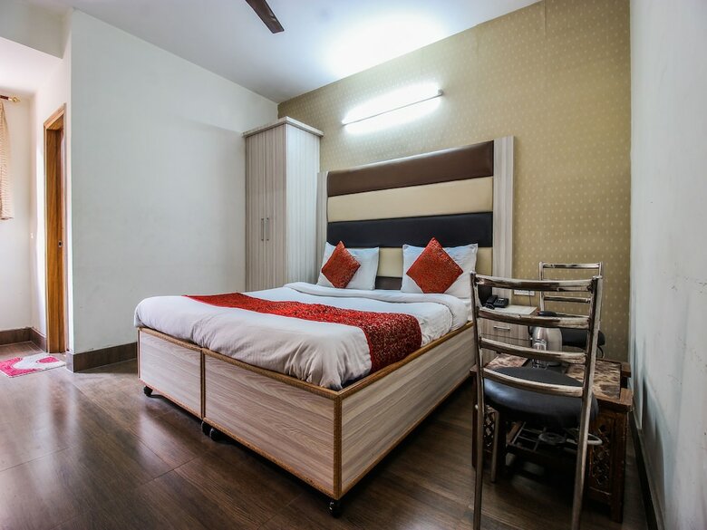Oyo 24801 Hotel Star Palace