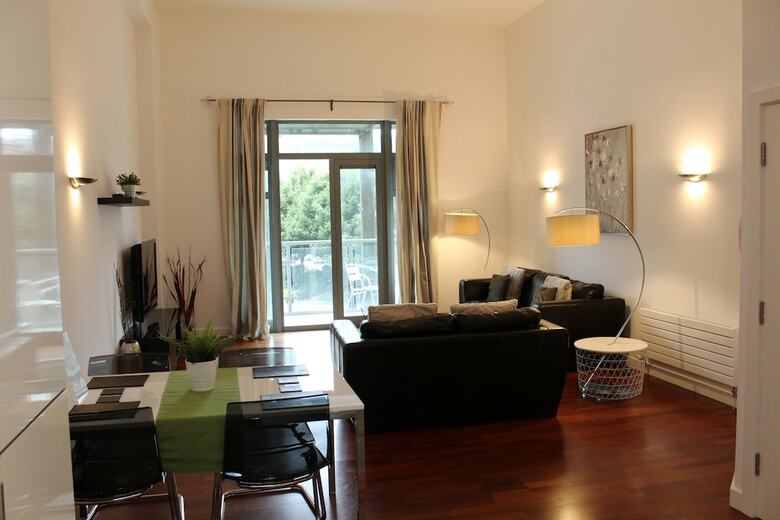 Week2week Spacious City Centre Apartment With 2 En-suites