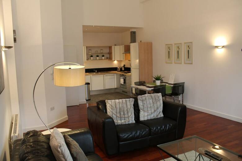 Week2week Spacious City Centre Apartment With 2 En-suites