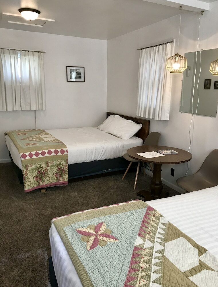 Chalet Motel